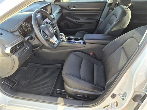 Certified 2024 Nissan Altima 2.5 SV w/ SV Premium Package image 17