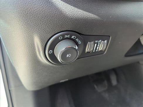 New 2026 Jeep Compass Latitude image 17