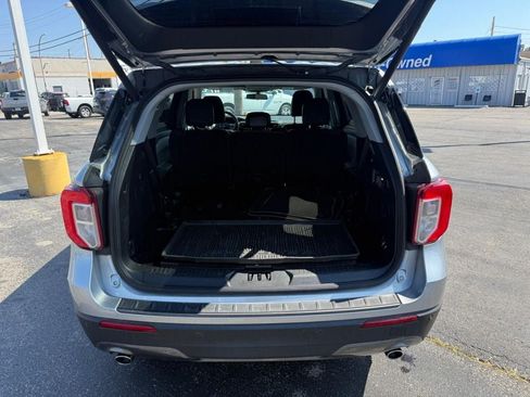 Used 2021 Ford Explorer XLT w/ Equipment Group 202A RWD image 8