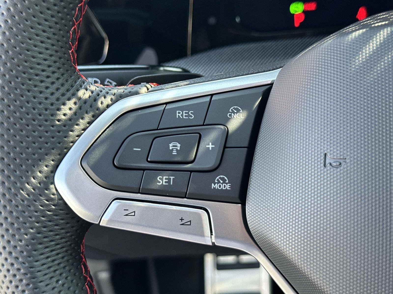 New 2026 Volkswagen GTI SE FWD image 9