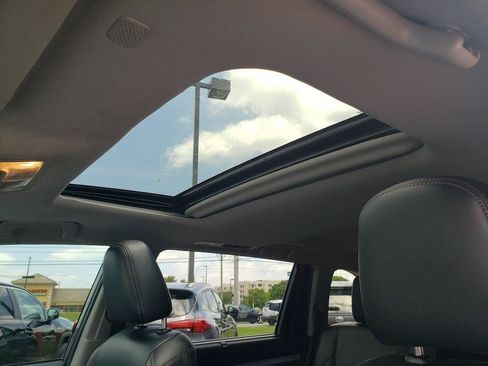 Certified 2019 Toyota Highlander XLE FWD image 27