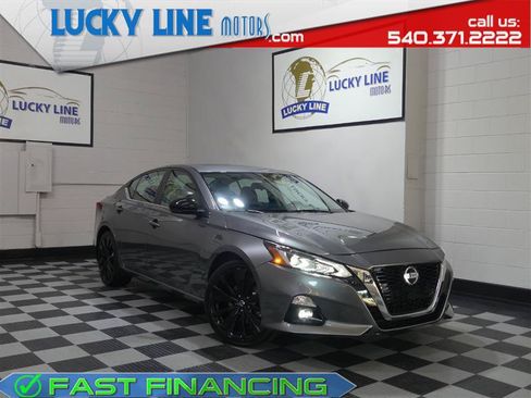 Used 2022 Nissan Altima 2.5 SR w/ Midnight Edition Package FWD image 1