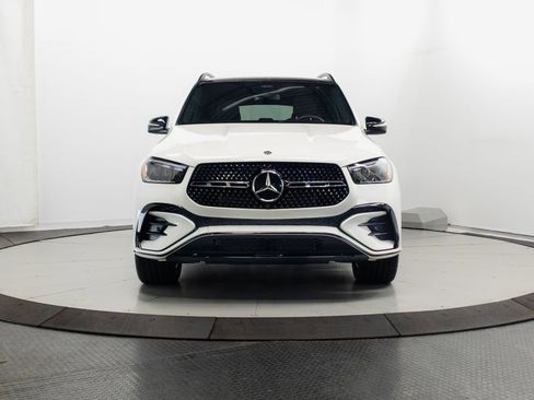 Used 2025 Mercedes-Benz GLE 450e 4MATIC image 2