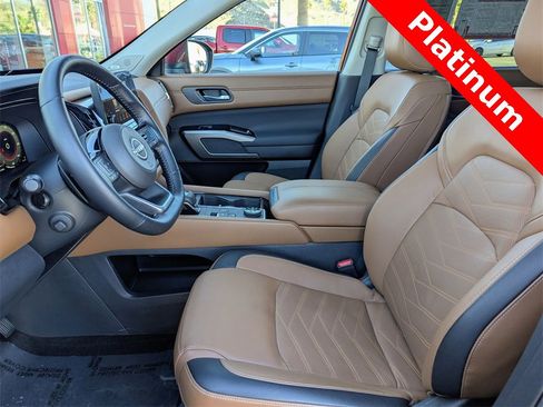 Used 2025 Nissan Pathfinder Platinum w/ Cargo Package image 13