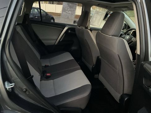 Used 2015 Toyota RAV4 XLE image 25