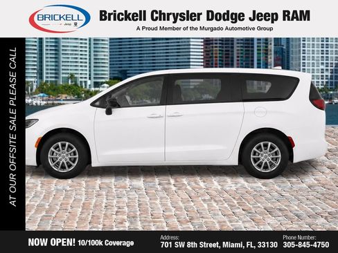 Used 2021 Chrysler Voyager Lxi FWD image 4