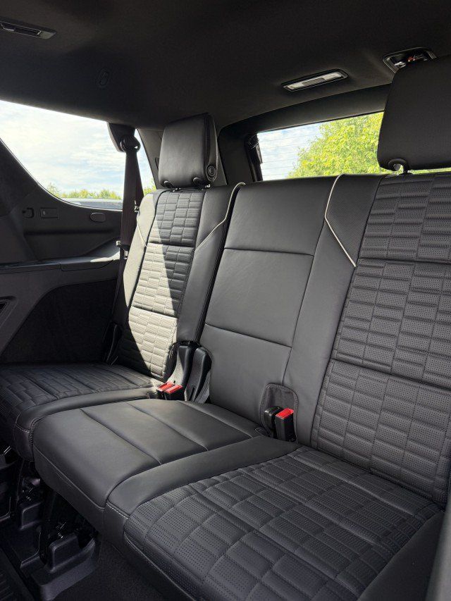 Used 2026 Cadillac Escalade Platinum Sport AWD/4WD image 60