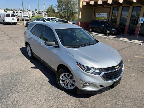 Used 2020 Chevrolet Equinox LS w/ LPO, Floor Liner Package FWD image 2