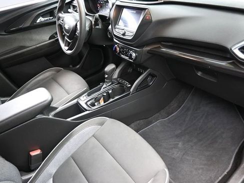 Used 2022 Chevrolet TrailBlazer LT w/ Driver Confidence Package image 24