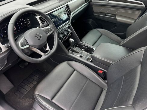 Used 2023 Volkswagen Atlas SE w/ Black Wheel Package FWD image 10