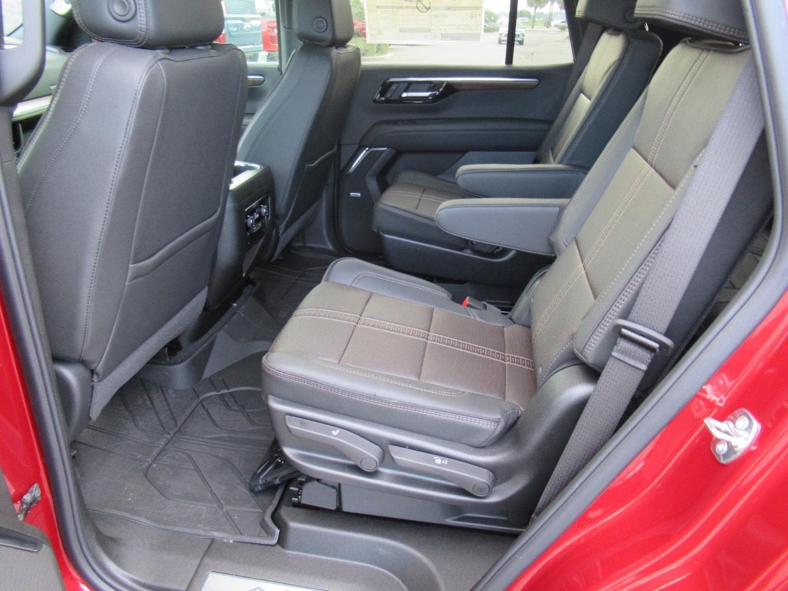 New 2026 Chevrolet Tahoe High Country w/ Sun And Tow Package AWD/4WD image 33