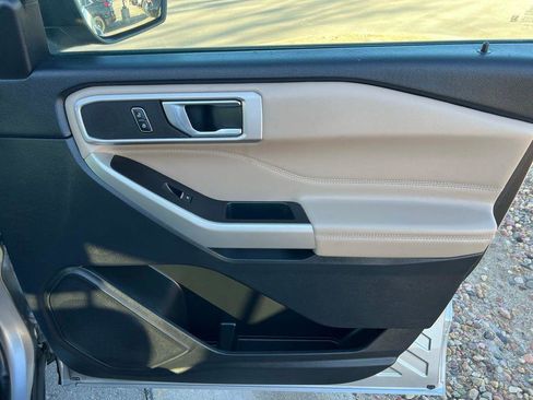 Used 2022 Ford Explorer XLT w/ Class IV Trailer Tow Package image 28