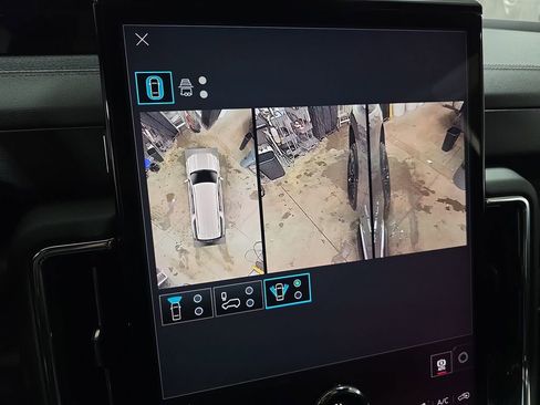 New 2026 GMC Yukon XL Denali w/ LPO, Floor Liner Package image 30