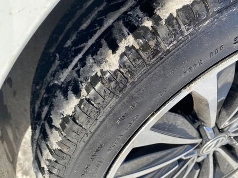 Used 2022 Volkswagen Passat 2.0T image 22