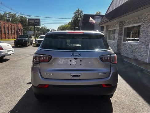 Used 2018 Jeep Compass Latitude w/ Popular Equipment Group AWD/4WD image 6