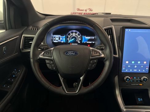 Used 2022 Ford Edge ST-Line w/ Class II Trailer Tow Package image 17