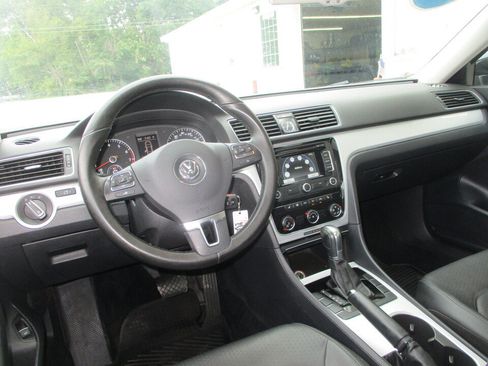 Used 2013 Volkswagen Passat 2.5 SE FWD image 7
