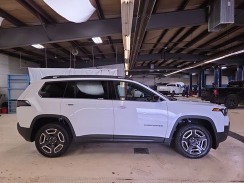 New 2026 Jeep Cherokee Limited image 8