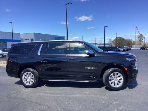 Used 2024 Chevrolet Suburban Premier image 5