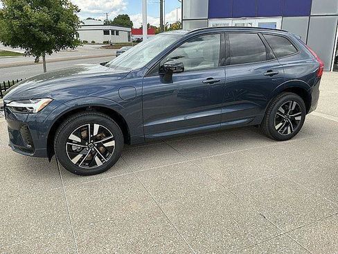 New 2026 Volvo XC60 T8 Plus w/ Climate Package AWD/4WD image 11
