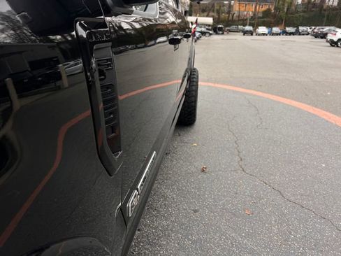 Used 2021 Ford F250 Lariat image 11