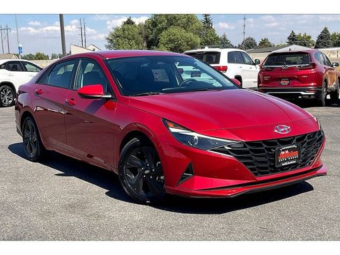 Used 2021 Hyundai Elantra SEL image 2