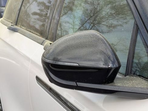 Used 2024 Lincoln Nautilus Reserve w/ Equipment Group 203A image 12