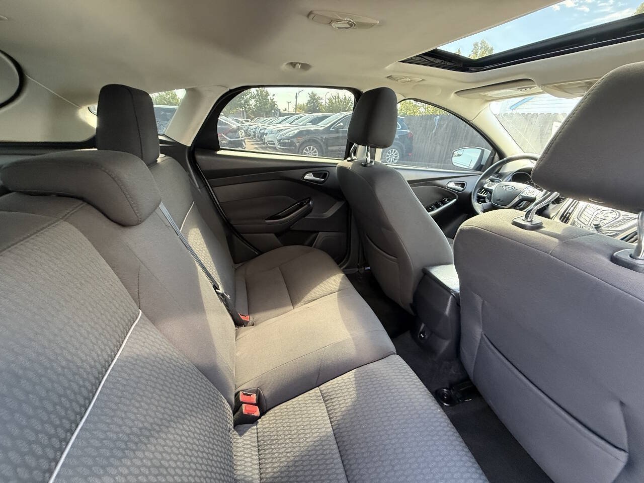 Used 2012 Ford Focus SEL FWD image 17