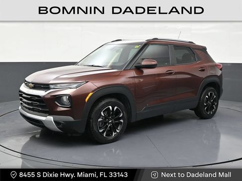 Used 2022 Chevrolet TrailBlazer LT FWD image 1