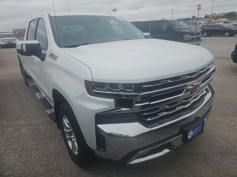 Used 2020 Chevrolet Silverado 1500 LTZ w/ LTZ Convenience Package AWD/4WD image 4