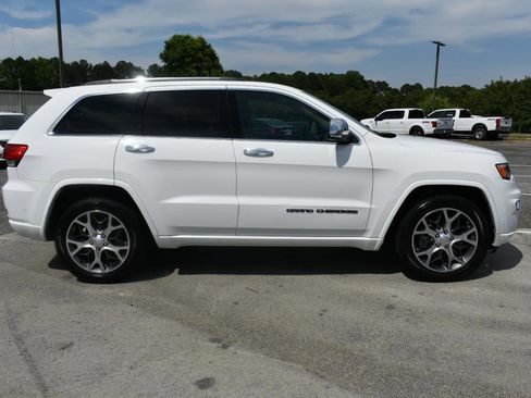 Used 2021 Jeep Grand Cherokee Overland AWD/4WD image 5