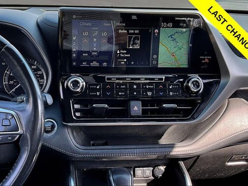 Used 2021 Toyota Highlander Platinum AWD/4WD image 6