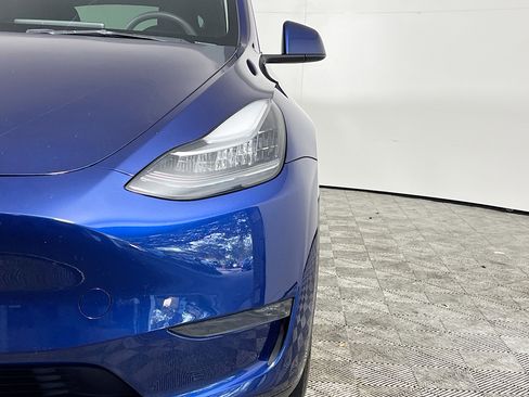 Used 2023 Tesla Model Y Long Range image 12