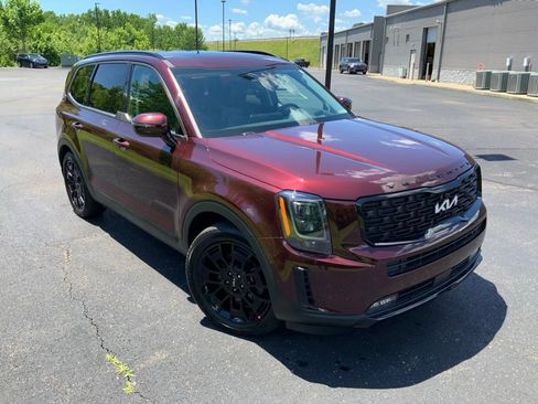 Used 2022 Kia Telluride SX AWD/4WD image 3