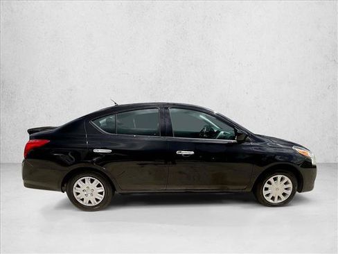 Used 2019 Nissan Versa SV FWD image 5
