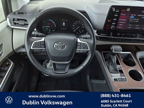 Used 2024 Toyota Sienna XLE image 14
