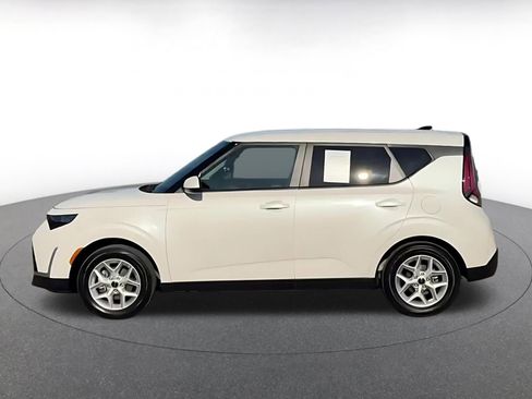 Used 2025 Kia Soul LX w/ LX Technology Package image 8