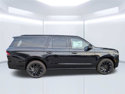 New 2025 Lincoln Navigator L Reserve w/ Jet Appearance Package AWD/4WD image 8