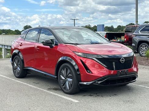 Used 2023 Nissan Ariya AWD/4WD image 23