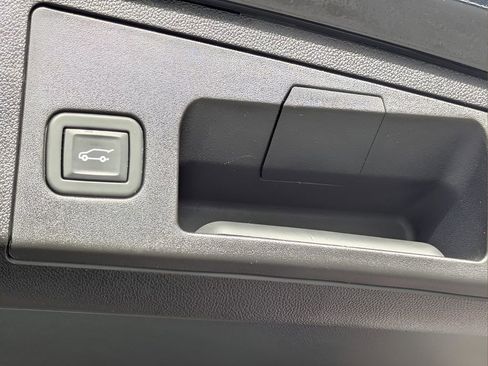 Certified 2024 Cadillac XT4 Premium Luxury image 26