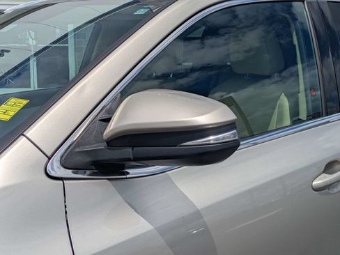 Used 2016 Toyota Highlander XLE FWD image 13