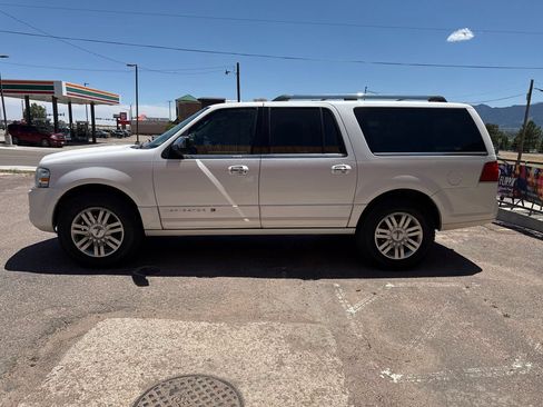 Used 2012 Lincoln Navigator L 4WD image 2