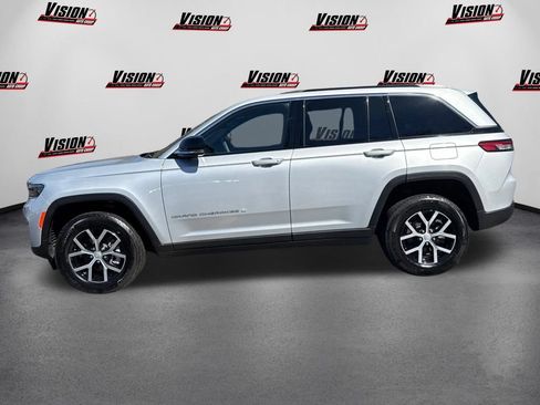 Used 2024 Jeep Grand Cherokee Limited RWD image 8