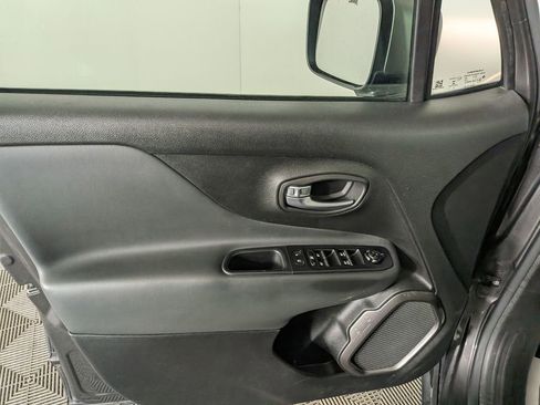 Used 2019 Jeep Renegade Limited image 15