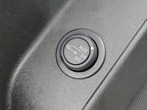 Used 2023 Chevrolet Equinox RS image 25