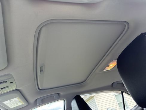 Used 2015 Toyota Corolla LE Premium FWD image 30