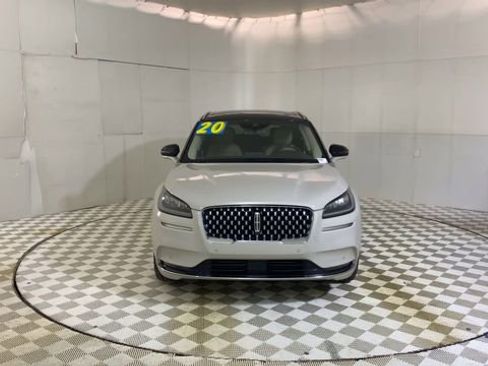 Used 2020 Lincoln Corsair Reserve w/ Equipment Group 201A image 3