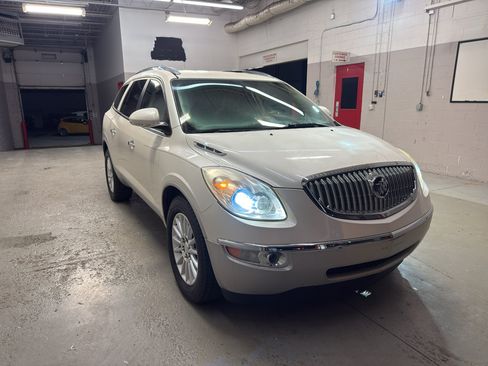 Used 2011 Buick Enclave CXL w/ Trailering Provision Package FWD image 1
