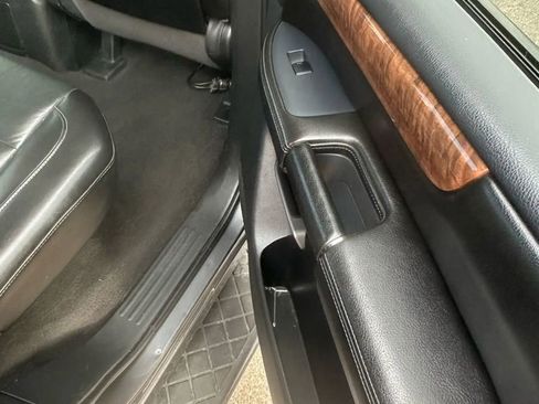 Used 2014 Nissan Armada Platinum image 30