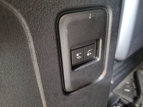 Used 2020 Land Rover Defender 110 S AWD/4WD image 30